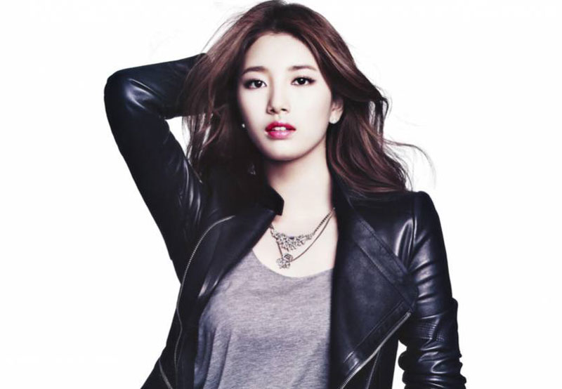 7. Bae Suzy (Suzy). Nữ ca sĩ, diễn viên Hàn Quốc, thành viên của nhóm nhạc nữ Miss A thuộc JYP Entertainment. Cô gái sinh năm 1994 còn được biết đến với biệt hiệu “Tình đầu quốc dân” ở Hàn Quốc.