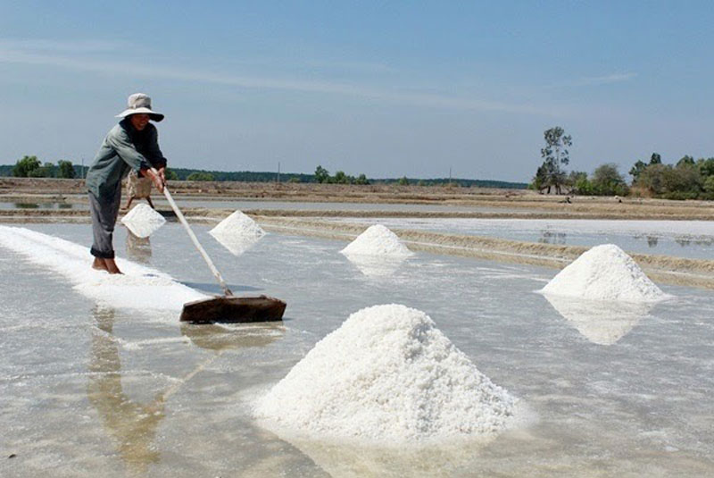 Các công đoạn sản xuất muối đều được thực hiện bằng thủ công.