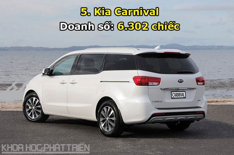 5. Kia Carnival.