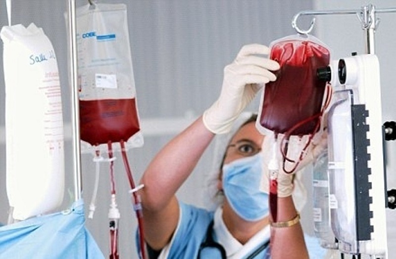 Truyền máu định kỳ là một trong những phương pháp chữa căn bệnh này.