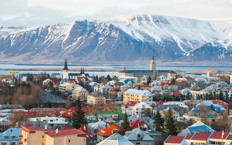 5. Reykjavik. Thủ đô và là thành phố lớn nhất của Iceland. Thành phố nằm ở phía cực Bắc của thế giới này có đầy đủ những nét đặc trưng của Iceland như mặt trời lúc nửa đêm mùa Hè hoặc mặt trăng sáng vằng vặc vào mùa Đông.