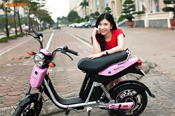 Hot girl Thanh Bi do ca tinh ben xe dien Anbico Bat-X-Hinh-8