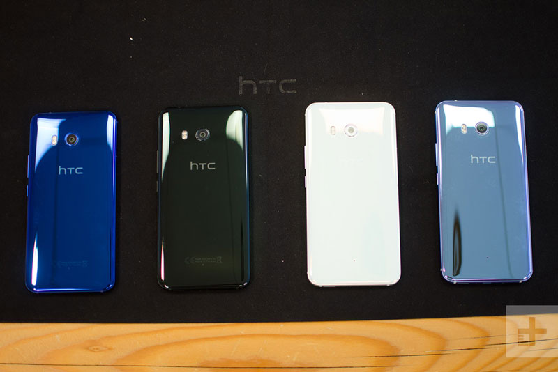 Trên tay HTC U11 vừa trình làng. Hãng điện thoại HTC vừa ra mắt smartphone U11. Phablet này được trang bị chip Qualcomm Snapdragon 835, RAM 4/6 GB, cảm ứng cạnh viền và hỗ trợ chống nước. Dưới đây là những hình ảnh trên tay HTC U11. (CHI TIẾT)