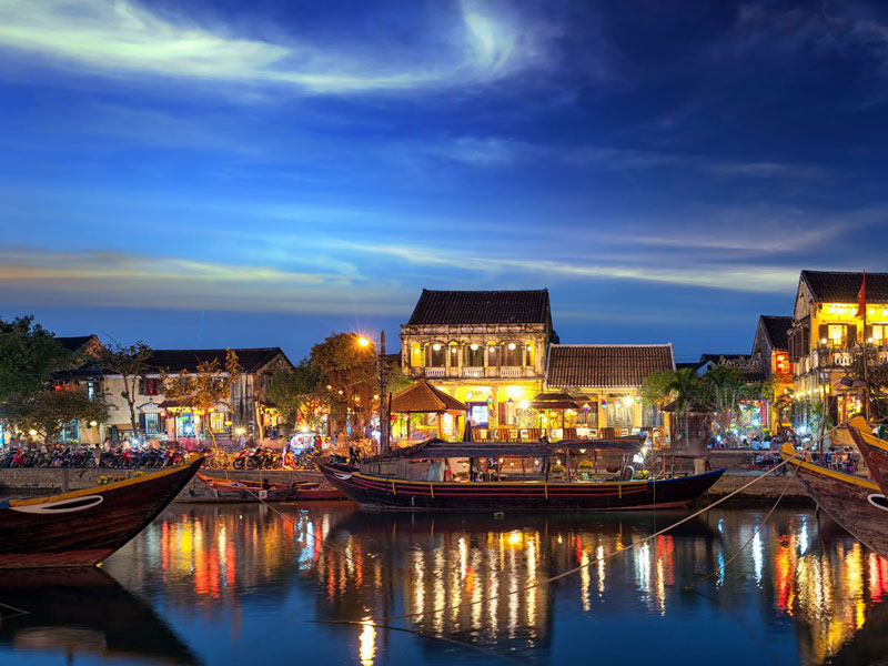 6. Hội An. Là thành phố cổ trực thuộc tỉnh Quảng Nam, Việt Nam. Phố cổ Hội An với những di sản kiến trúc đã có từ hàng trăm năm trước, được công nhận là di sản văn hóa của UNESCO từ năm 1999.