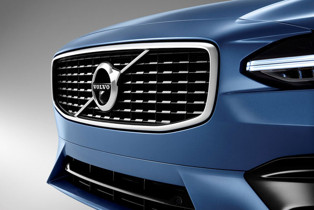 Volvo xóa sổ động cơ diesel. Mới đây, hãng sản xuất ôtô Volvo ở Thụy Điển cho biết sẽ không phát triển thêm thế hệ động cơ diesel mới nào nữa cho xe của hãng, do chi phí để giảm thiểu khí thải độc hại đang trở nên đắt đỏ hơn. (CHI TIẾT)