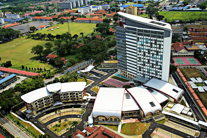 3. Đại học công nghệ Malaysia (UTM). Trường đại học nghiên cứu về kỹ thuật, khoa học và công nghệ nằm ở Thủ đô Kuala Lumpur, Malaysia. UTM thành lập ngày 14/3/1972.