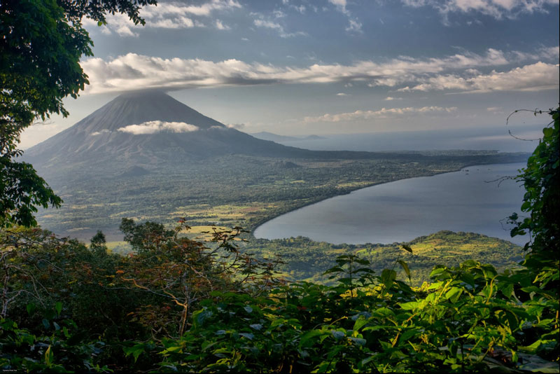 1. Nicaragua. Là quốc gia Dân chủ Cộng hoà tại Trung Mỹ. Đất nước này được rất người chọn làm mảnh đất nghỉ dưỡng khi về hưu bởi cảnh đẹp thiên nhiên cùng chi phí sinh hoạt hợp lý. 