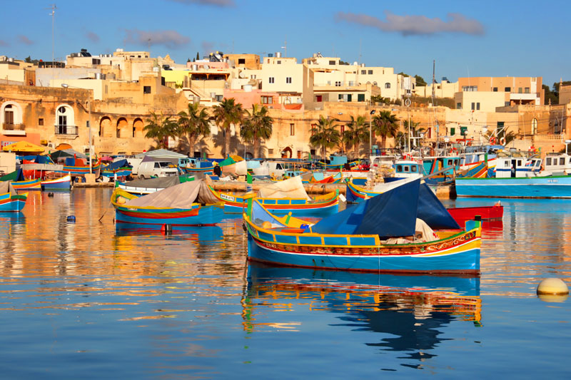 9. Malta. Là đảo quốc nằm ở Nam Âu. Người dân ở đất nước này rất thân thiện và hiếu khách. Bên cạnh đó, với khí hậu trong lành và mát mẻ, vùng đất này được rất nhiều người ưa chuộng.