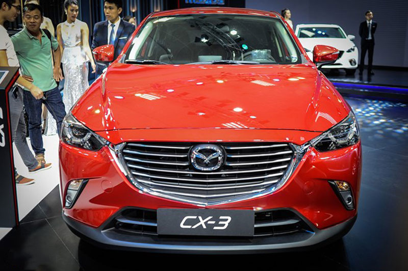 Mazda CX-3 có thể bán giá 950 triệu đồng tại Việt Nam. Dựa vào biểu giá thuế mới sửa đổi, dân kinh doanh dự đoán giá của Mazda CX-3 có thể ở mức 950 triệu đồng. Trước đó, xe đã lăn bánh ở Việt Nam nhưng mức giá không được tiết lộ. (CHI TIẾT)
