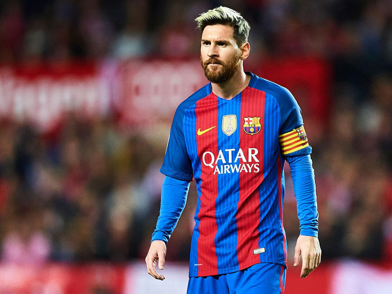 3. Lionel Messi. Cầu thủ bóng đá sinh năm 1987 ở Argentina. Hiện “M10” đang thi đấu ở CLB Barcelona. Anh cùng Cristiano Ronaldo trở thành 1 trong 2 cầu thủ xuất sắc nhất thế giới ở thời điểm hiện tại. 