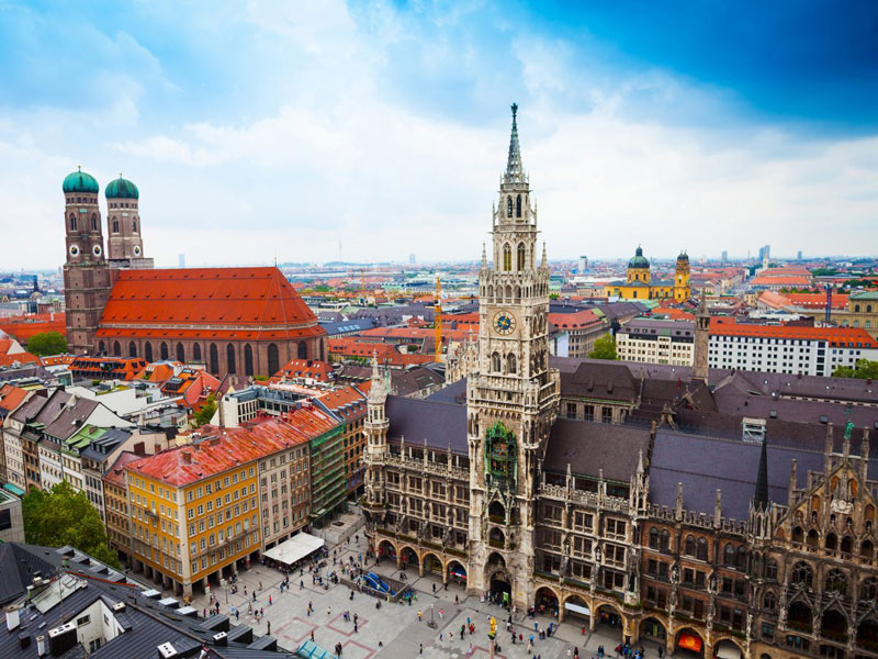 7. Thành phố Munich. Là thủ phủ của tiểu bang Bayern và là thành phố lớn thứ ba của Đức (sau Berlin và Hamburg) Nó là một trong những trung tâm kinh tế, giao thông và văn hóa quan trọng nhất của đất nước Trung-Tây Âu này.
