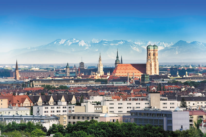 3. Munich. Là thủ phủ của tiểu bang Bayern và là thành phố lớn thứ ba của Đức (sau Berlin và Hamburg) Nó là một trong những trung tâm kinh tế, giao thông và văn hóa quan trọng nhất của đất nước Trung-Tây Âu này.