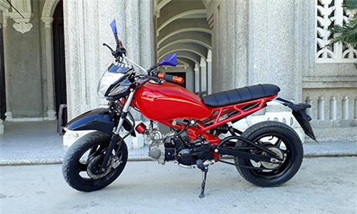 Honda Wave độ theo phong cách Ducati của nữ biker Đà Lạt. Bản độ thiết kế cho một biker nữ ở Đà Lạt, kiểu dáng nhỏ gọn, thời gian hoàn thiện 10 ngày, chi phí 25 triệu đồng. (CHI TIẾT)