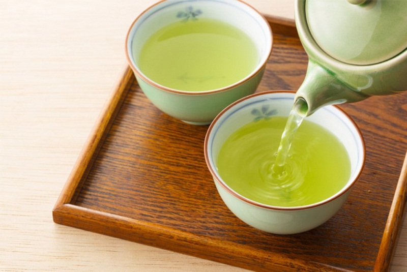1 tách trà xanh mỗi ngày giúp bạn có một sức khỏe tốt.