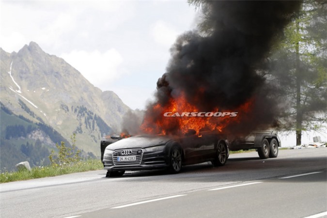 Audi A7 2019 bốc cháy khi đang chạy thử. Một nguyên mẫu Audi A7 2019 đang được thử nghiệm tại dãy Alps của Áo, bỗng đột nhiên bốc cháy ngùn ngụt. (CHI TIẾT)