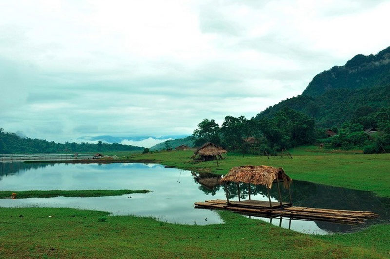Hồ được khai tạo từ thuở sơ khai, có diện tích mặt nước hơn 20 ha (vào mùa khô), khoảng 80 ha (vào mùa mưa). Ảnh: Vuonglienduong.