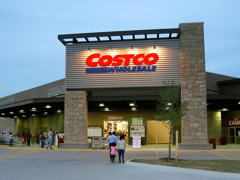 2. Costco. Đây là nhà bán lẻ lớn thứ hai trên thế giới (sau Walmart) được thành lập năm 1983. Công ty có trụ sở chính ở bang Washington, Mỹ. Tính đến tháng 9/2017, Costco có tổng cộng 729 chuỗi siêu thị phân bố chủ yếu ở châu Âu, châu Mỹ và châu Á. 