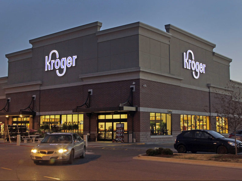 3. Kroger. Hệ thống bán lẻ được Bernard Kroger sáng lập năm 1883. Hiện tại, công ty có trụ sở chính ở bang Ohio, Mỹ. Vào những năm 1970, Kroger trở thành tiệm tạp hóa đầu tiên sử dụng máy quét mã vạch điện tử ở xứ sở cờ hoa.