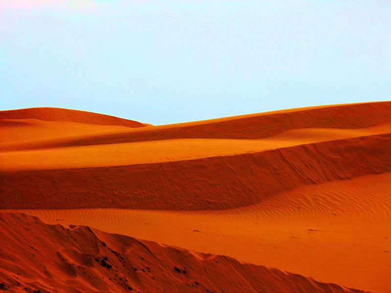 Sở dĩ người ta gọi là đồi cát bay vì hình dáng của đồi cát thay đổi theo giờ, theo ngày, theo tháng và không có hình dáng nhất định. Ảnh: Khoi Tran.