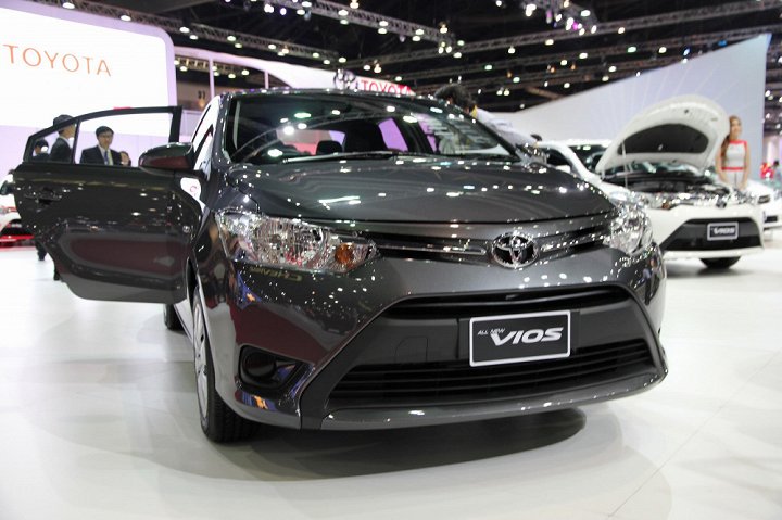 Toyota Vios giảm rất mạnh tới 70 triệu đồng, Chevrolet giảm 10 triệu đồng. Cuối tháng 6, giá bán Toyota Vios bất ngờ giảm từ 40-70 triệu đồng, tùy từng đại lý, trong khi đó, Chevrolet Spank giảm nhẹ. (CHI TIẾT)