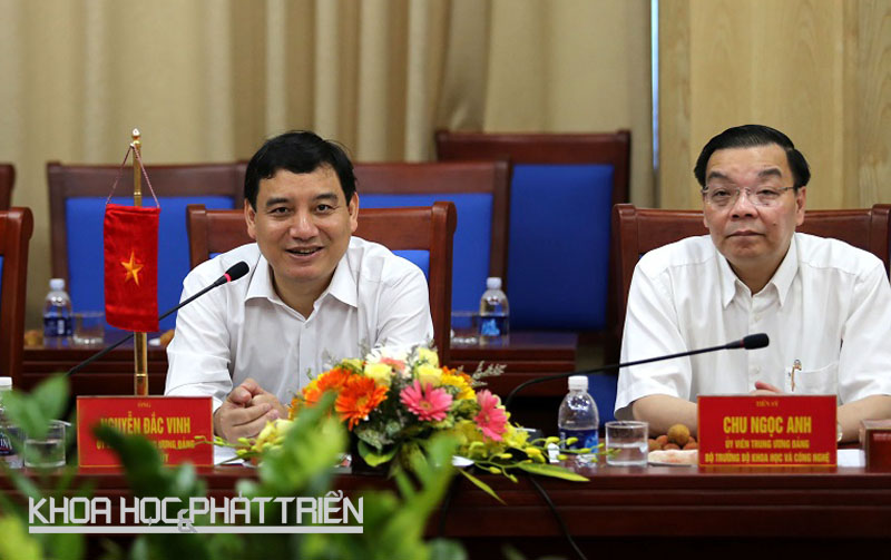Bộ trưởng Chu Ngọc Anh, Bí thư tỉnh ủy Nghệ An Nguyễn Đắc Vinh và Bộ trưởng Boviengkham Vongdara tại buổi tiếp Đoàn Bộ trưởng Bộ KH&CN Lào.