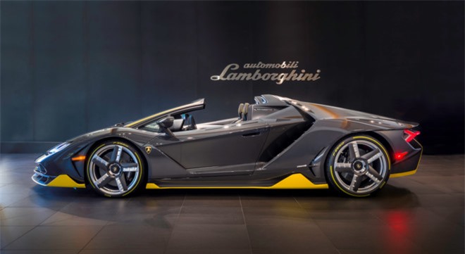 Lamborghini Centenario Roadster gia 2,4 trieu USD dau tien den My hinh anh 6