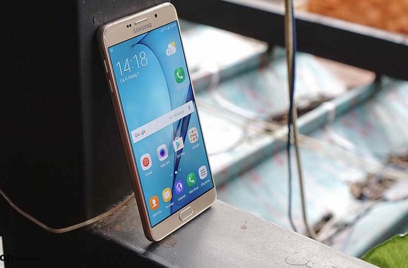 So với tháng 6, Galaxy A9 Pro giảm giá 500.000 đồng.