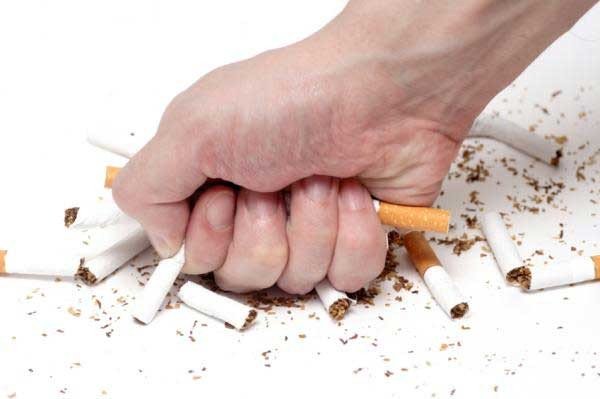 Người nghiện thuốc lá có rất nhiều nguy cơ mắc bệnh