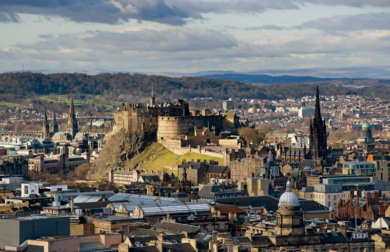 10. Lâu đài Edinburgh (Scotland). Diện tích: 35.737 m2.