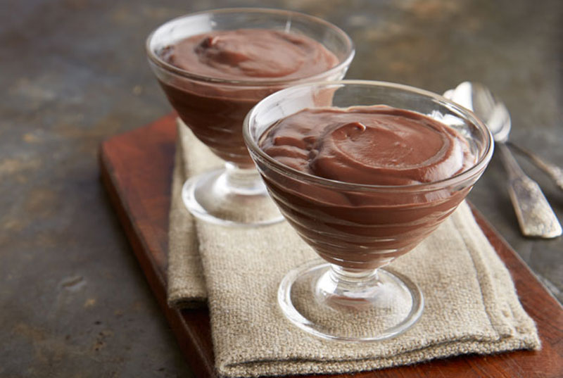 Mẹo làm bánh pudding socola dễ như trở bàn tay. Bánh pudding socola là món tráng miêng được nhiều người yêu thích nhờ vị ngọt đậm đà, mềm mát rất phù hợp với những ngày nắng nóng. (CHI TIẾT)