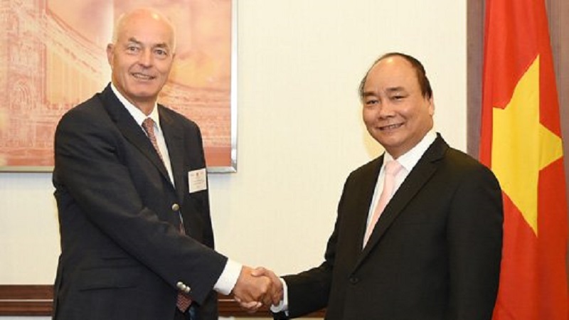 Thủ tướng tiếp Giám đốc điều hành khu vực ASEAN của Tập đoàn BMW. Ảnh: VGP.