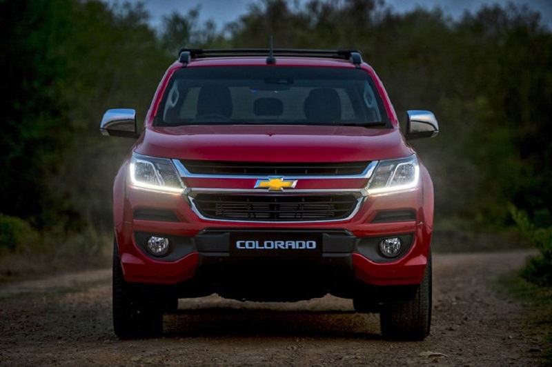 Chevrolet Colorado cũng được giảm giá mạnh.