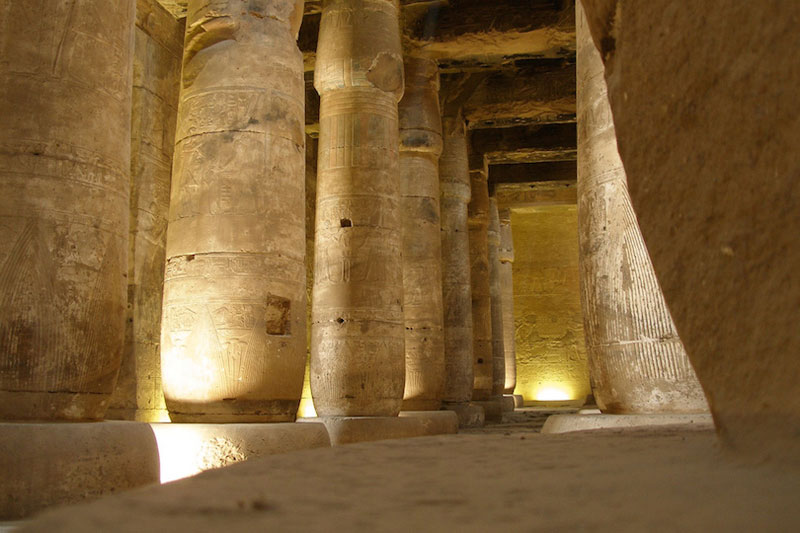 5. Seti I. Đền thờ tưởng niệm của Seti I, pharaon thứ nhì của Vương triều thứ 19. Ngôi đền được xây dựng vào cuối ngày trị vì Seti và có thể đã được hoàn thành bởi con trai Ramesses Đại đế sau cái chết của ông (năm 1279 TCN).