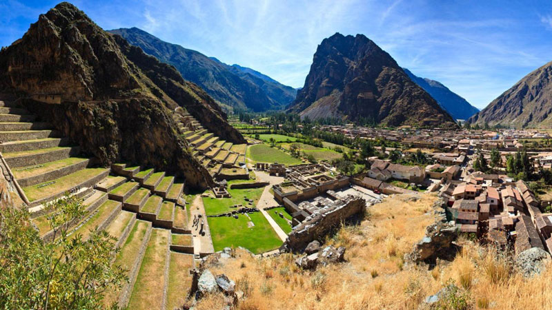 5. Ollantaytambo. Ruộng bậc thang cổ tọa lạc ở miền Nam Peru. Nó nằm ở độ cao 2.792m so với mực nước biển. Trong Đế quốc Inca, Ollantaytambo là di sản Hoàng gia của Hoàng đế Pachacuti, người đã chinh phục vùng này. 