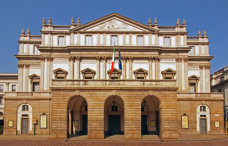 3. Nhà hát La Scala. Tọa lạc ở thành phố Milan, Italia. Nhà hát được khánh thành vào ngày 3/8/1778. Hầu hết các nghệ sĩ vĩ đại nhất của Italia và nhiều ca sĩ xuất sắc nhất trên khắp thế giới đã xuất hiện tại La Scala trong suốt 200 năm qua.