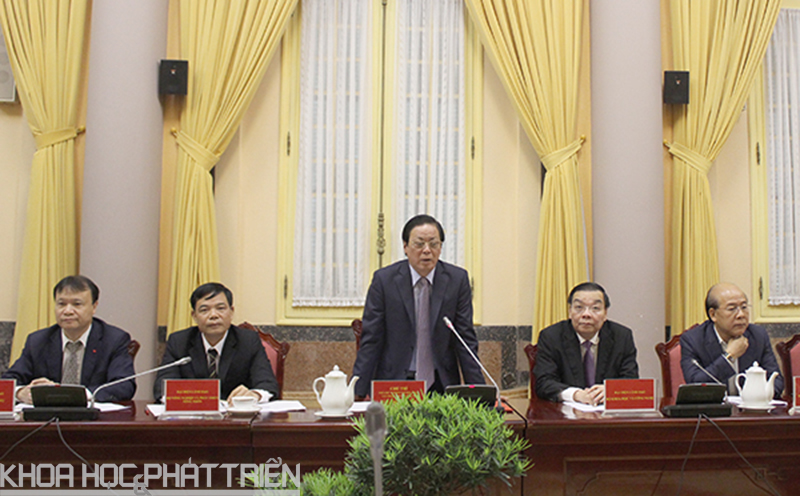 Ông Giang Sơn – Phó Chủ nhiệm thường trực Văn phòng Chủ tịch nước công bố toàn văn Lệnh về việc công bố Luật của Chủ tịch nước