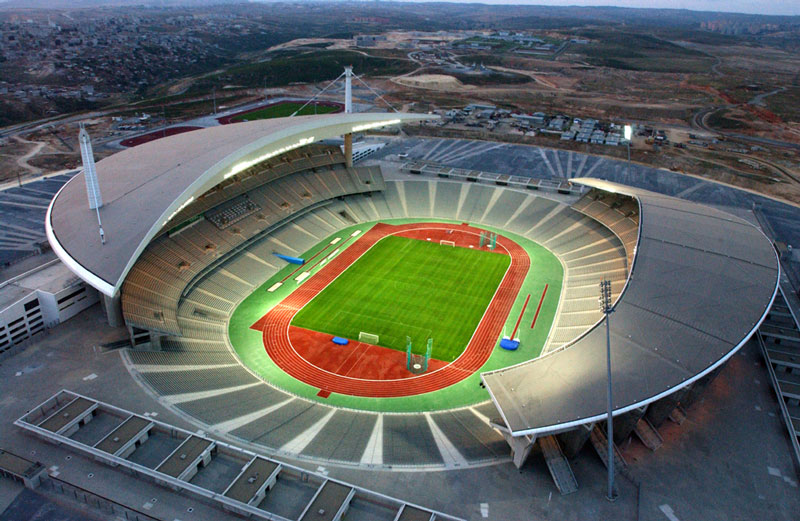 10. Ataturk Olympic (Thổ Nhĩ Kỳ) - sức chứa: 76.092 người. 