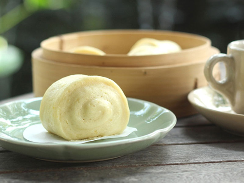 Tuyệt chiêu làm bánh màn thầu bắp ngọt cho thực đơn bữa sáng. Màn thầu (bánh bao ngọt) là món ăn đặc trưng trong văn hóa ẩm thực Trung Quốc. Hôm nay, Khoa học & Phát triển sẽ gửi bạn công thức làm bánh màn thầu bắp ngọt cho thực đơn bữa sáng. (CHI TIẾT)