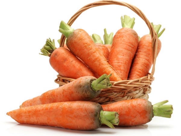 8. Nước ép cà rốt: Cà rốt có nhiều chất dinh dưỡng giúp trong việc điều hòa chu kỳ kinh nguyệt. Hãy sử dụng cà rốt trong chế độ ăn uống hàng ngày của bạn. Đây là một trong những biện pháp khắc phục trong thời gian kinh nguyệt không đều.