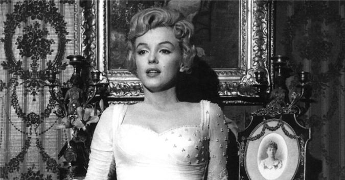 Marilyn Monroe bi giet vi su ton tai nguoi ngoai hanh tinh?
