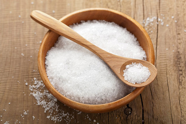 Quá nhiều muối trong chế độ ăn uống có thể ảnh hưởng một cách toàn diện đến chuyển hóa trong cơ thể. Ảnh: Civileats.