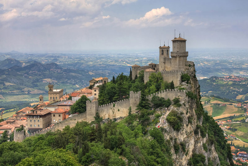 5. San Marino. Tuổi thọ trung bình: 83,34.