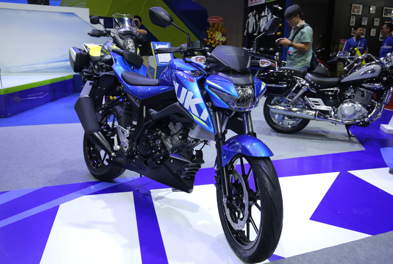 Suzuki chốt giá GSX-S 150 từ 68,9 triệu đồng. Suzuki Việt Nam chốt giá mẫu naked-bike 150 của mình ở mức từ 68,9-69,4 triệu đồng. (CHI TIẾT)