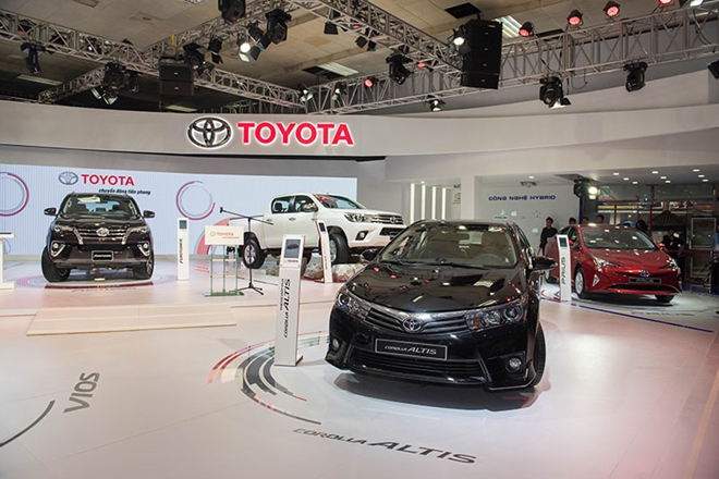 Toyota mang gì tới triển lãm ô tô Việt Nam 2017? Bên cạnh những dòng sản phẩm hiện có trên thị trường, Toyota Việt Nam (TMV) hé lộ sẽ mang những công nghệ thân thiện môi trường tới triển lãm ô tô lớn nhất trong năm. (CHI TIẾT)