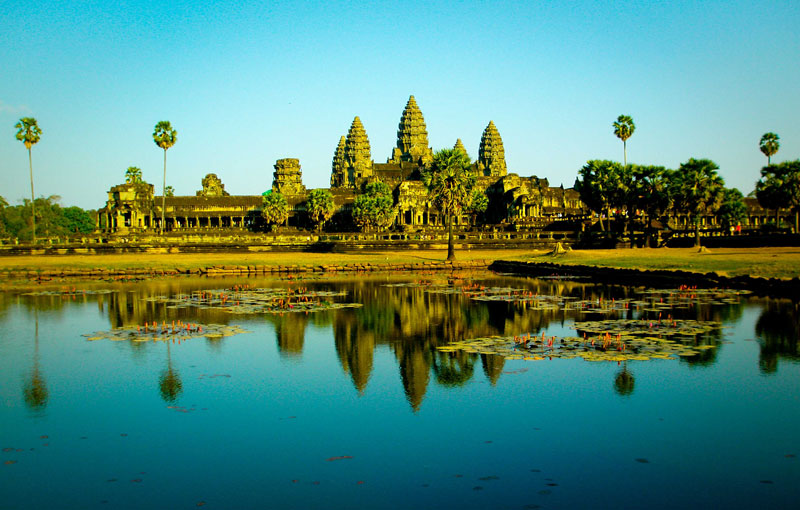 6. Campuchia. Đất nước nằm trên bán đảo Đông Dương ở vùng Đông Nam Á. Đây là một trong những địa điểm du lịch mới và hẫp dẫn nhất trên thế giới với những điểm đến nổi tiếng như đền Angkor Wat, Thủ đô Phnom Penh…
