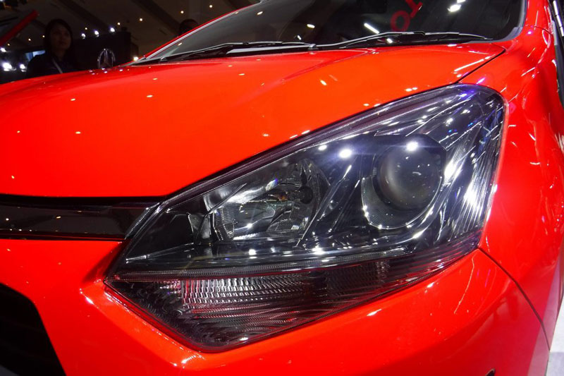 Toyota Wigo 2017 sử dụng đèn pha halogen.