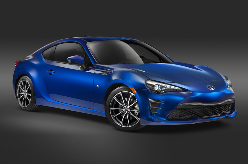 2. Toyota 86 (giá khởi điểm: 26.255 USD).