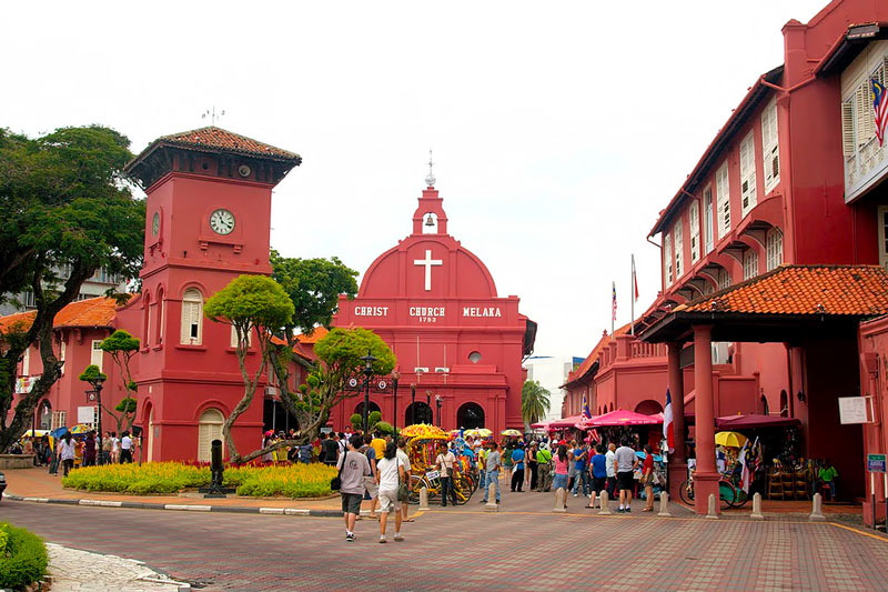9. Melaka. Là một bang nhỏ của Malaysia. Thủ phủ bang là thành phố Malacca (thành phố này được UNESCO công nhận là di tích lịch sử từ ngày 7/7/2008. Đây là điểm đến không thể bỏ qua khi du lịch tại Malaysia.