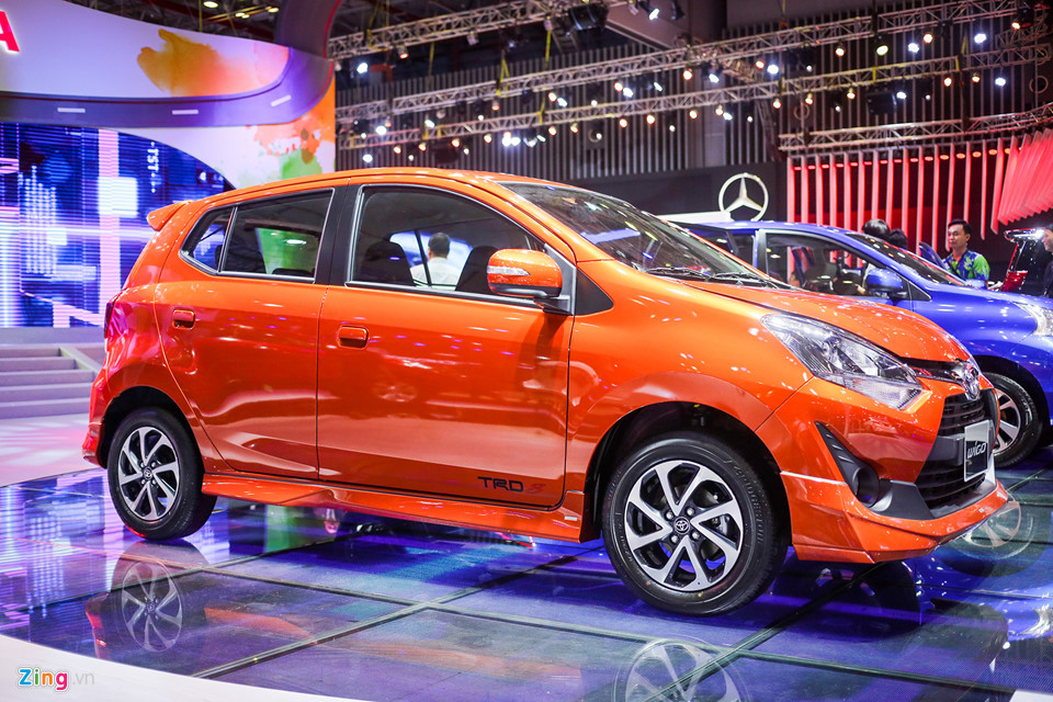 Toyota Wigo - xe giá rẻ, đối thủ của Kia Morning tại Việt Nam. Toyota Việt Nam đưa về dòng hatchback giá rẻ Wigo nằm cùng phân khúc với Kia Morning, Hyundai Grand i10, Chevrolet Spark. Dòng xe này sẽ được phân phối trong năm 2018. (CHI TIẾT)