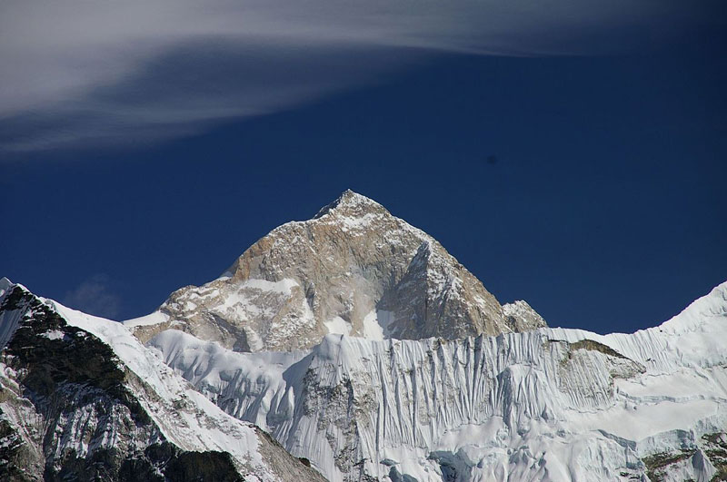 5. Núi Makalu (Trung Quốc và Nepal). Chiều cao: 8.485m.